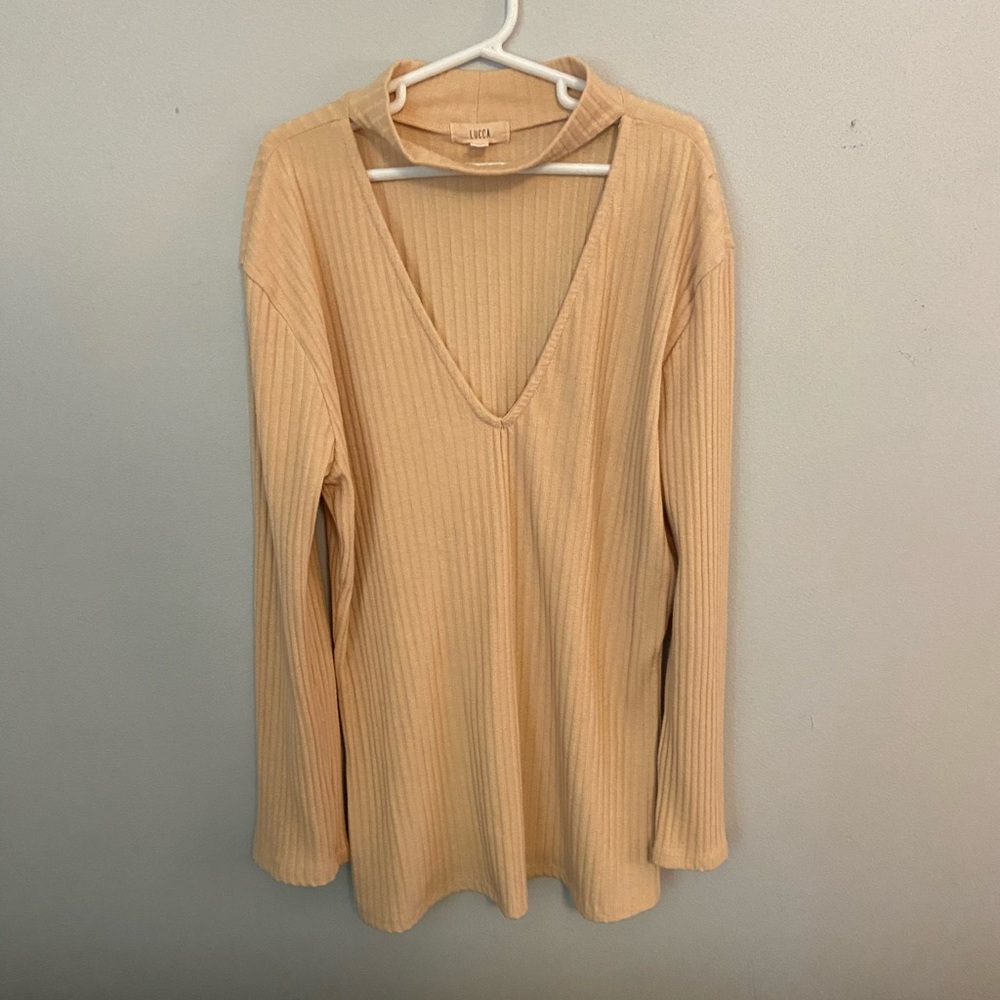Neck cut off blouse